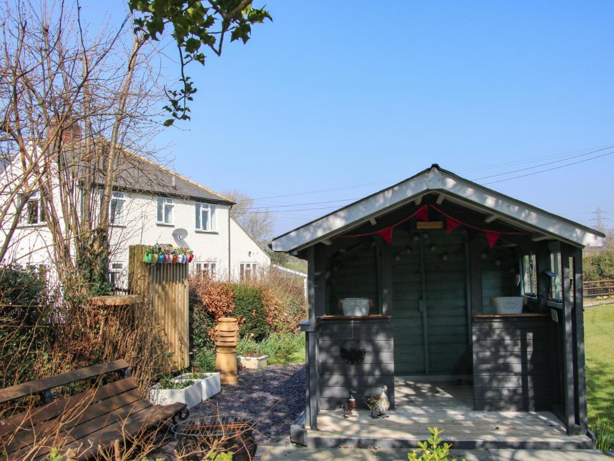 Belmont Bridge Villa Oswestry Exterior photo