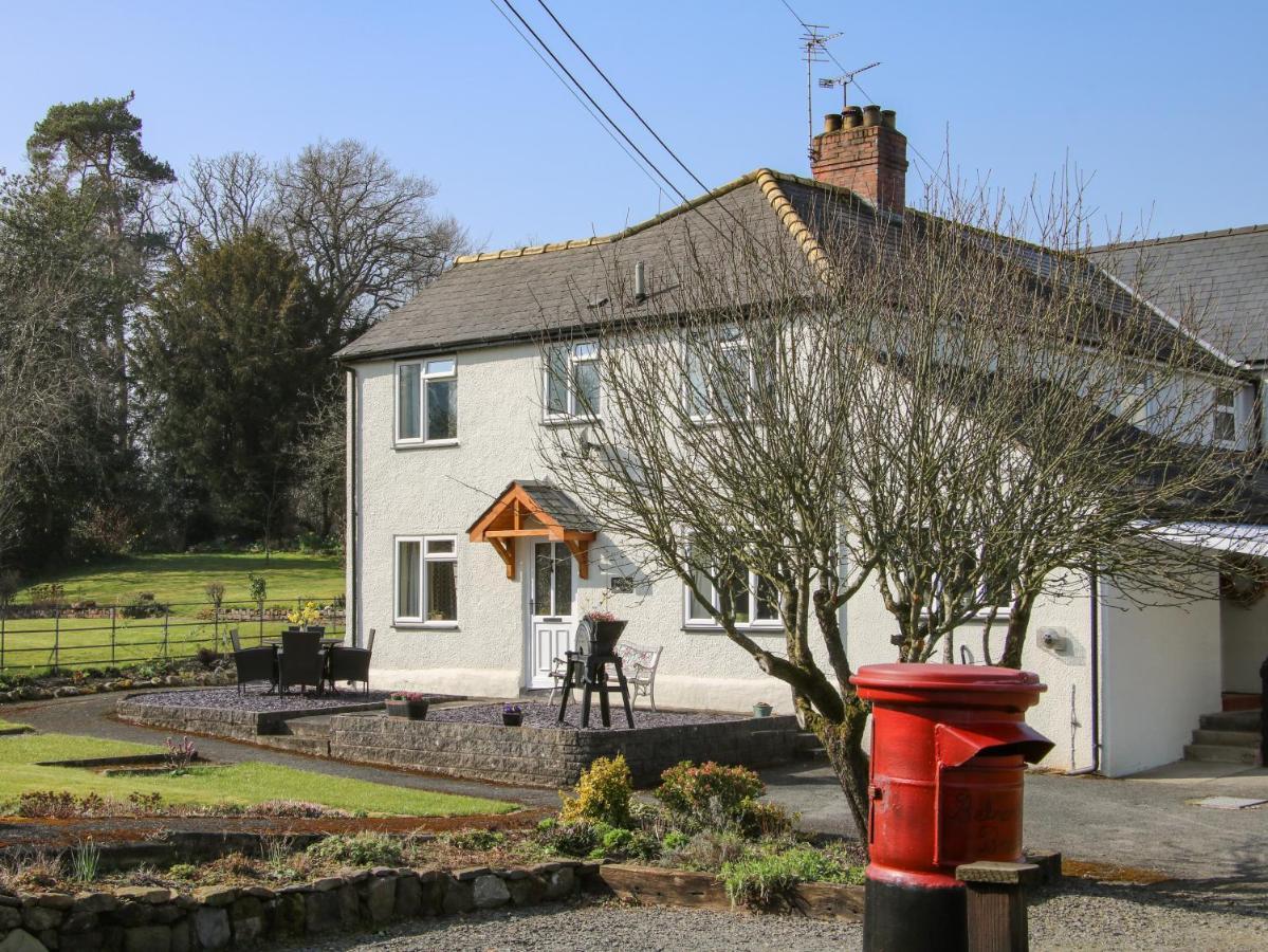 Belmont Bridge Villa Oswestry Exterior photo